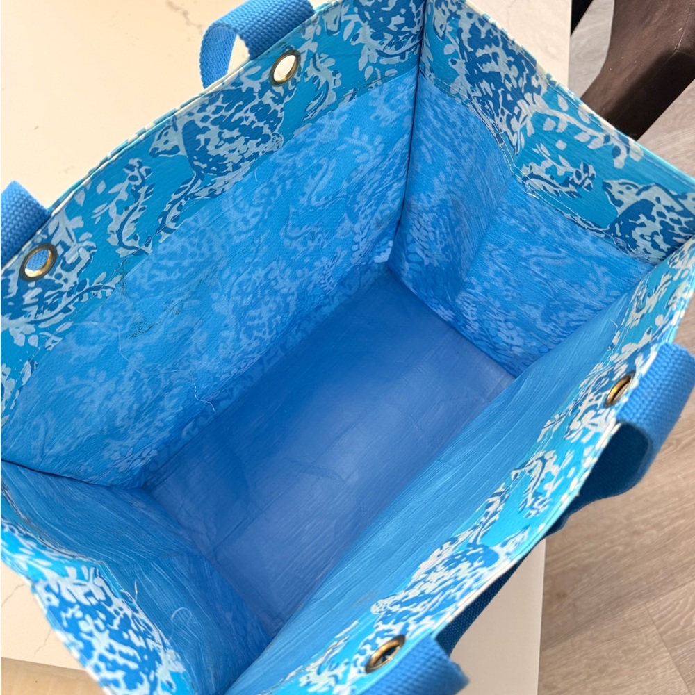 Lilly Pulitzer Blue and White Patterned Tote - Picture 3 of 3